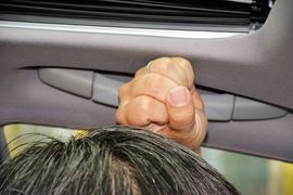 2016款丰田皇冠2.0T时尚版到店实拍