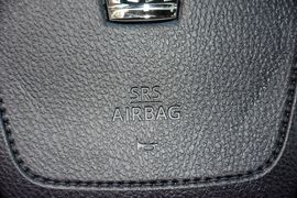 2016款丰田皇冠2.0T时尚版