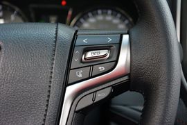 2016款丰田皇冠2.0T时尚版