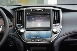 2016款丰田皇冠2.0T时尚版