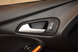 2015款福特福克斯两厢1.5L
