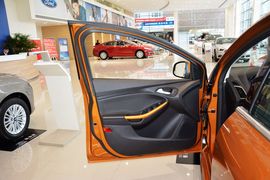 2015款福特福克斯两厢1.5L