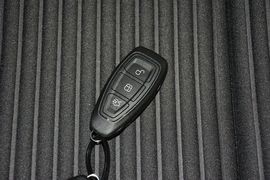 2015款福特福克斯两厢1.5L