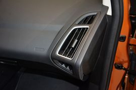 2015款福特福克斯两厢1.5L