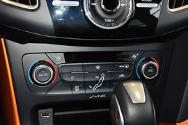 2015款福特福克斯两厢1.5L