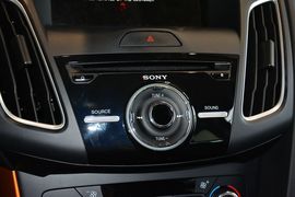 2015款福特福克斯两厢1.5L