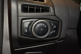 2015款福特福克斯两厢1.5L