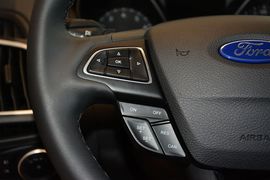 2015款福特福克斯两厢1.5L