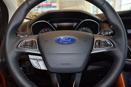 2015款福特福克斯两厢1.5L