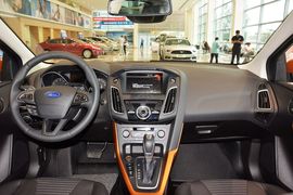 2015款福特福克斯两厢1.5L
