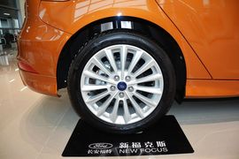 2015款福特福克斯两厢1.5L