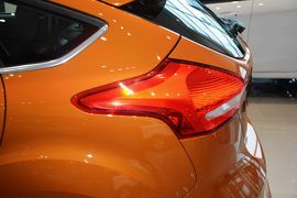 2015款福特福克斯两厢1.5L