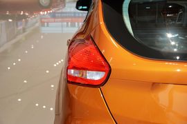 2015款福特福克斯两厢1.5L