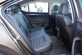 2016款斯柯达全新速派TSI380旗舰型
