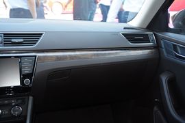 2016款斯柯达全新速派TSI380旗舰型