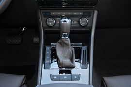 2016款斯柯达全新速派TSI380旗舰型