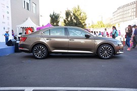 2016款斯柯达全新速派TSI380旗舰型