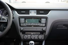 2016款斯柯达明锐1.6L手动智行版