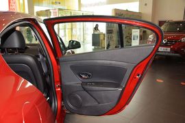 2015款雷诺风朗2.0L时尚版