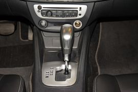 2015款雷诺风朗2.0L时尚版