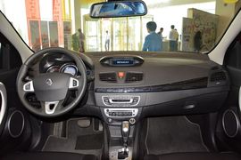 2015款雷诺风朗2.0L时尚版