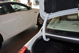 2015款别克凯越1.5L手动尊享型