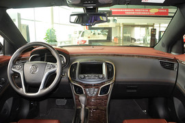 2013款别克全新君越2.4L
