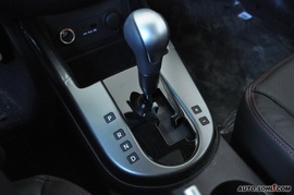 2010款起亚速迈1.6L