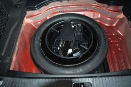 2015款奔驰E260L运动时尚型
