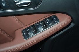 2015款奔驰E260L运动时尚型