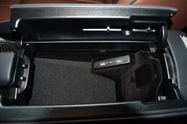 2015款奔驰E260L运动时尚型