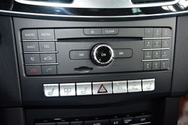 2015款奔驰E260L运动时尚型