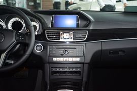 2015款奔驰E260L运动时尚型