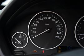 2016款华晨宝马320i时尚型
