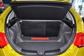 2014款吉利新帝豪两厢1.3T