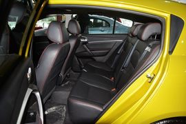 2014款吉利新帝豪两厢1.3T