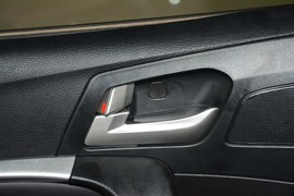 2014款吉利新帝豪两厢1.3T