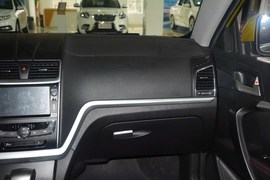 2014款吉利新帝豪两厢1.3T