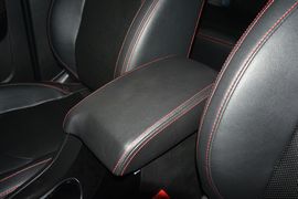 2014款吉利新帝豪两厢1.3T