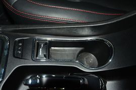 2014款吉利新帝豪两厢1.3T