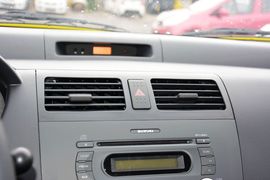 2015款铃木雨燕1.5L自动限定版