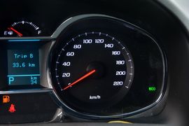 2015款雪佛兰科帕奇2.4L两驱城市版