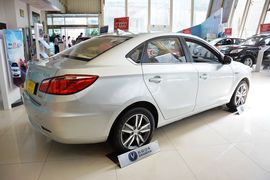 2015款长安逸动1.6L手动豪华型