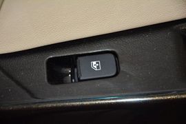 2015款长安逸动1.6L手动豪华型