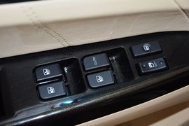 2015款长安逸动1.6L手动豪华型