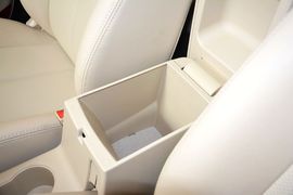 2015款长安逸动1.6L手动豪华型