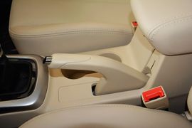 2015款长安逸动1.6L手动豪华型