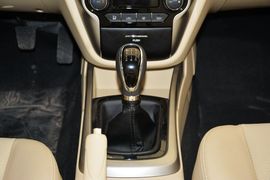 2015款长安逸动1.6L手动豪华型