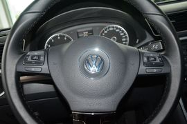 2015款大众帕萨特1.8TSI