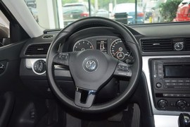 2015款大众帕萨特1.8TSI